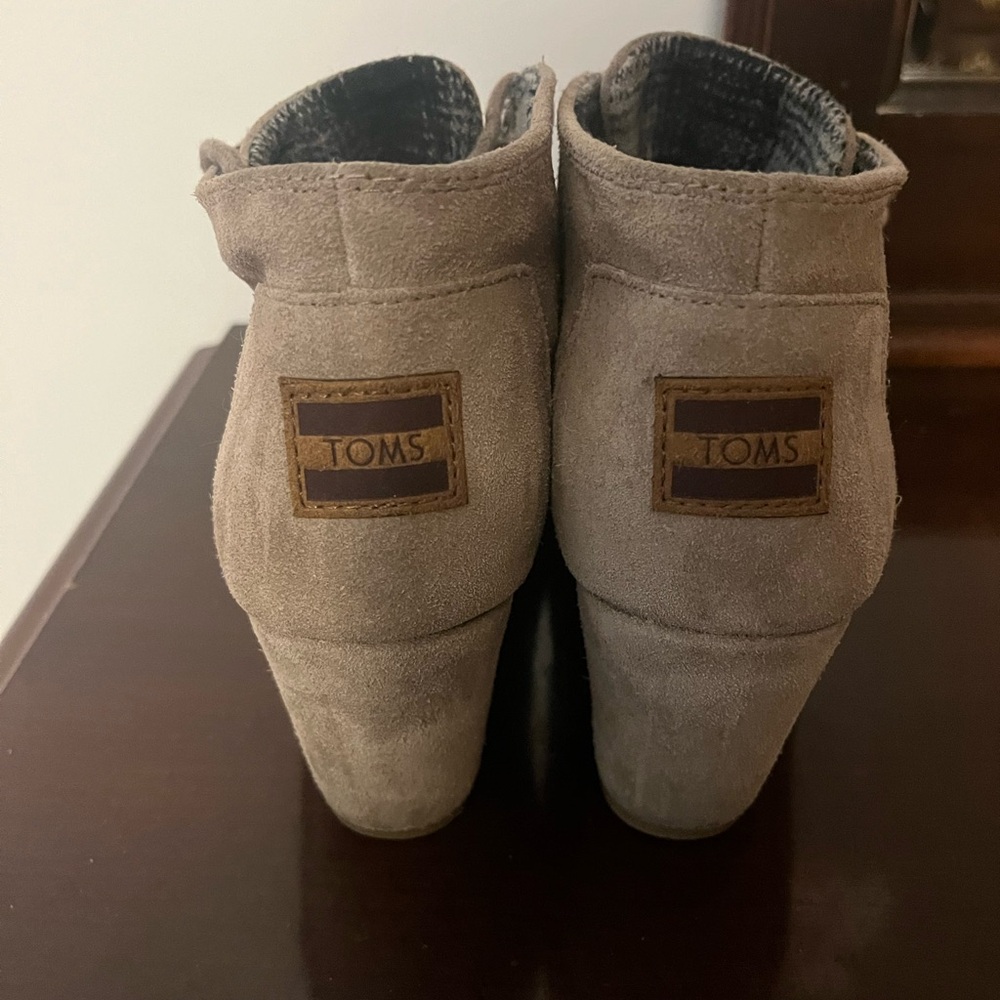 Tons Booties - Picture 2 of 5